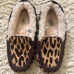 Ugg Ansley Leopard Print Calf Hair Moccasin
